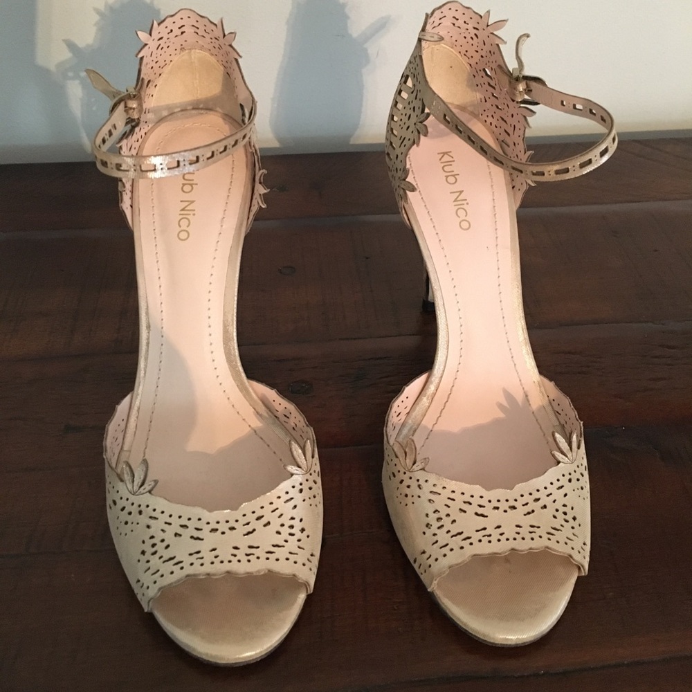 Klub Nico Madeleine sandal in champagne